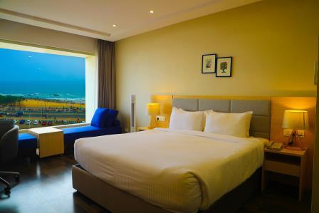 best-sea-view-hotels-in-vizag-luxury-room1